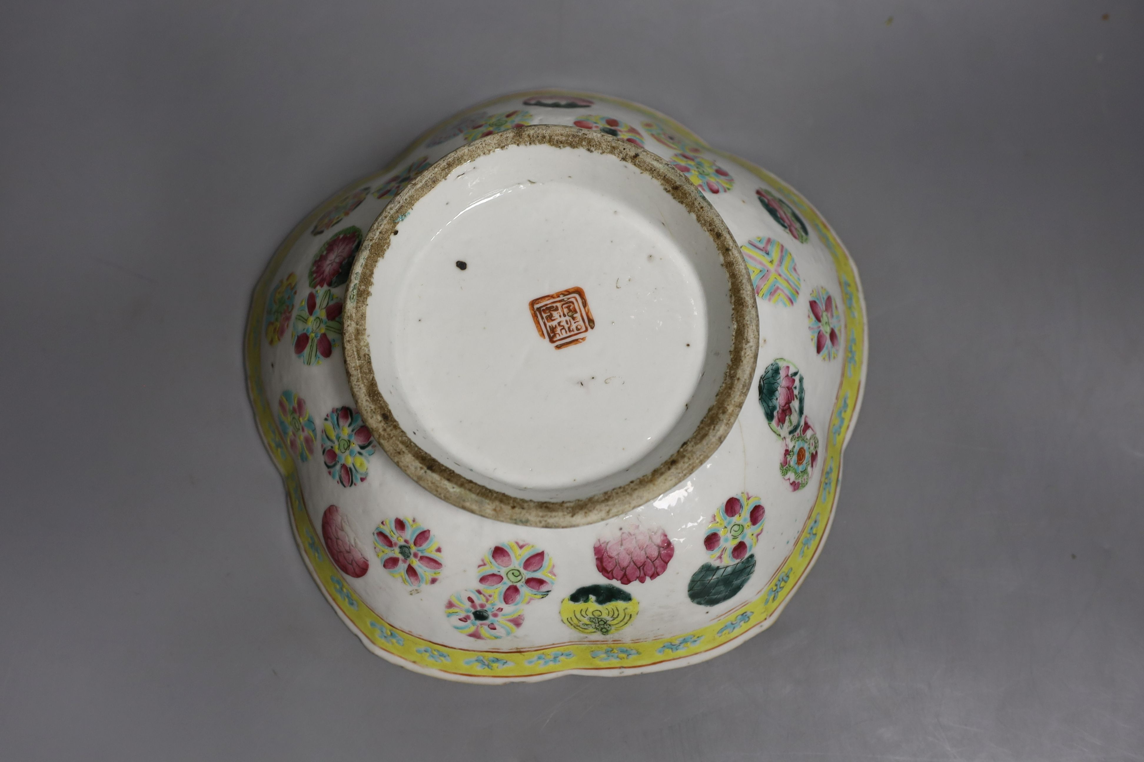 A 19th century Chinese famille rose dish - 24cm diameter